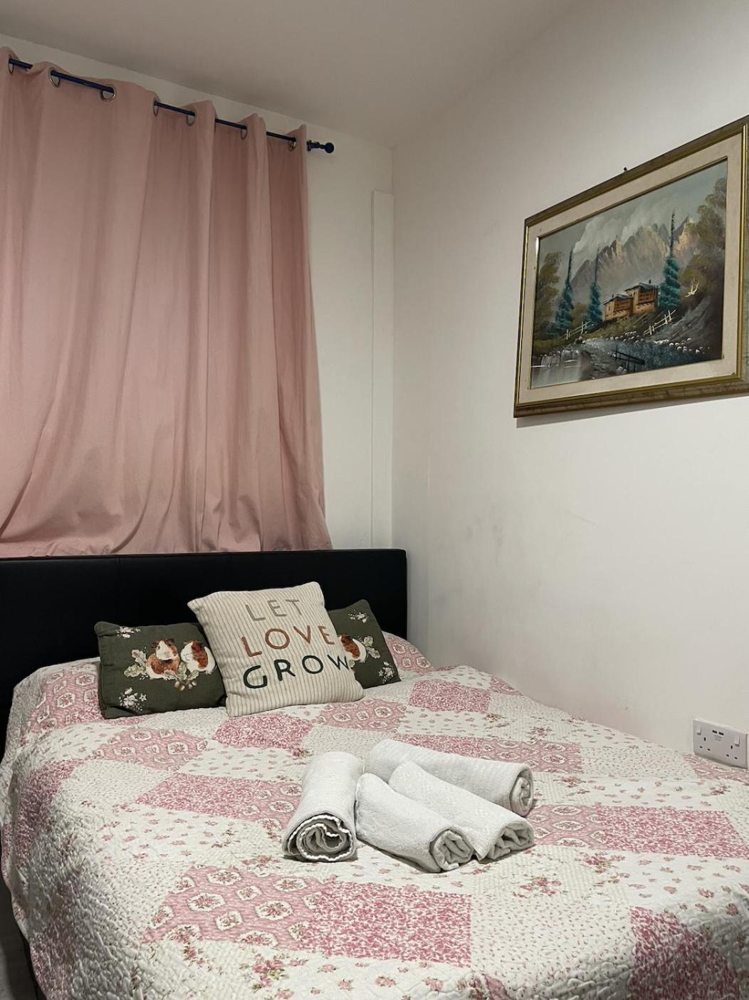 Homey Flat In Heart Of Apartamento Londres